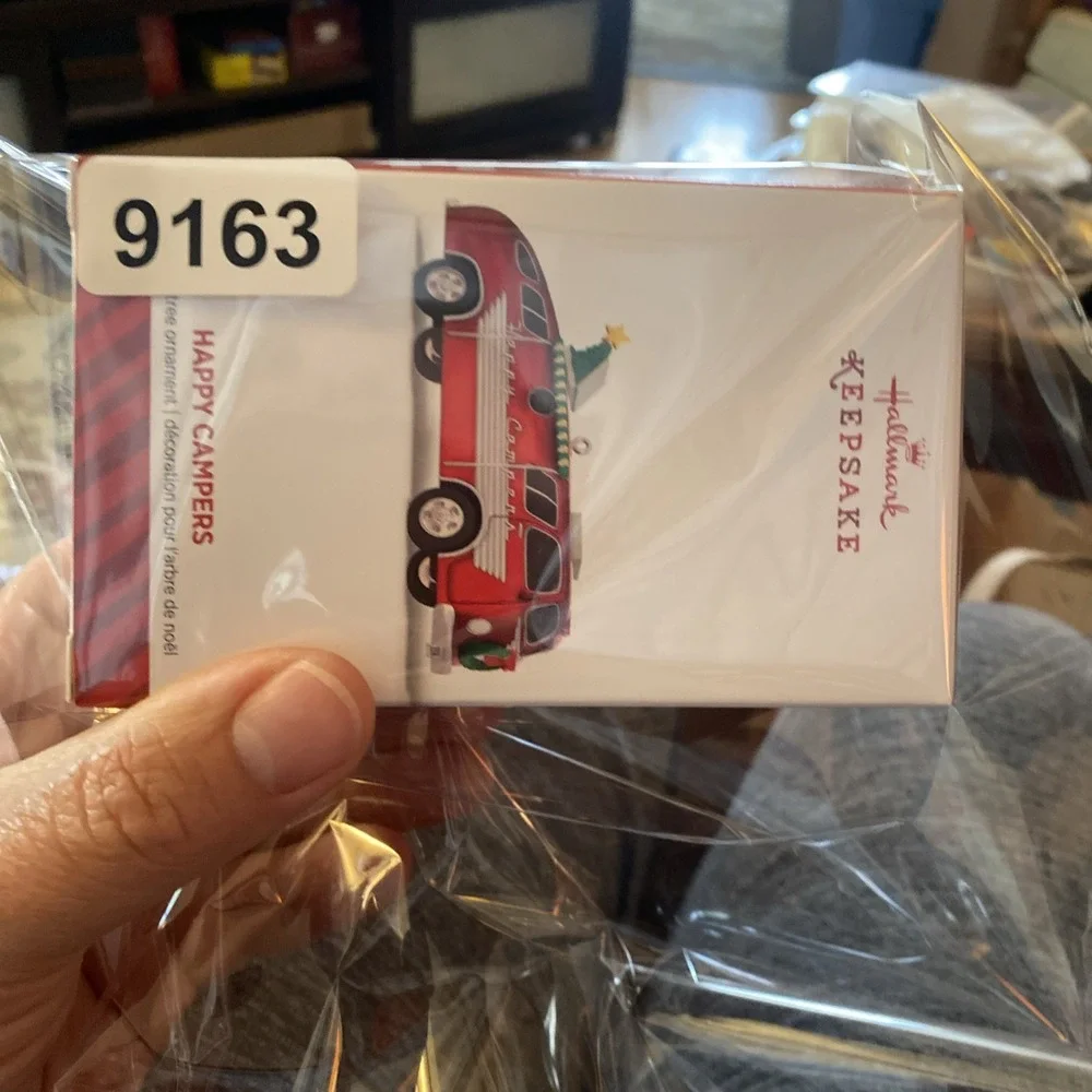 Hallmark 2014 Happy Campers RV Keepsake Christmas Ornament Retro Motor Home